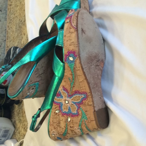 Shoes - Picture 1 of 3